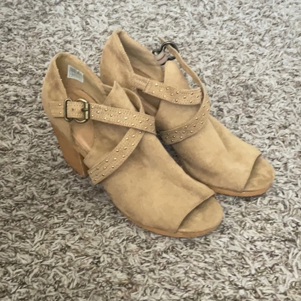 Tan suede heels